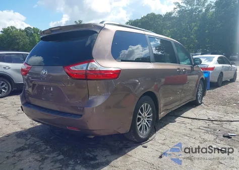2018 Toyota Sienna Xle Premium 8 Passenger z USA, uszkodzony, nr VIN 5TDYZ3DC9JS935742